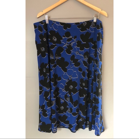 Roz & Ali Knee Length Skirt - Picture 1 of 4